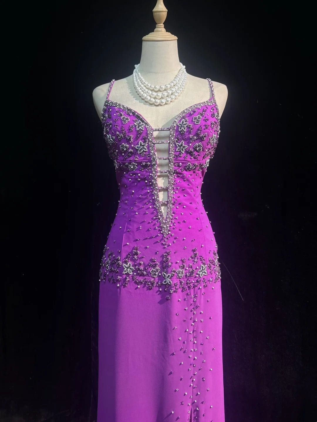 Vintage Prom Dresses A Line Spaghetti Strap Grape Chiffon With Beading Split Long Formal Dress N2456