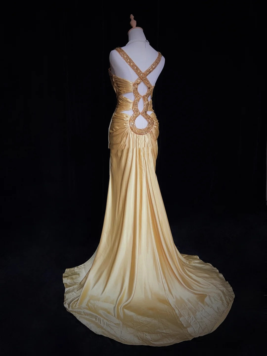 Inspiration Robes de bal Vintage Sirène Cœur Avec Bretelles Satin Doré Années 90 Avec Perles Robes de Soirée N3342
