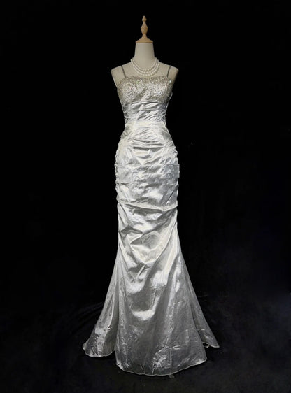 Charmantes Robes de bal Sirène Bretelles fines Gris argenté avec perles Longues Robes de soirée formelles N3687