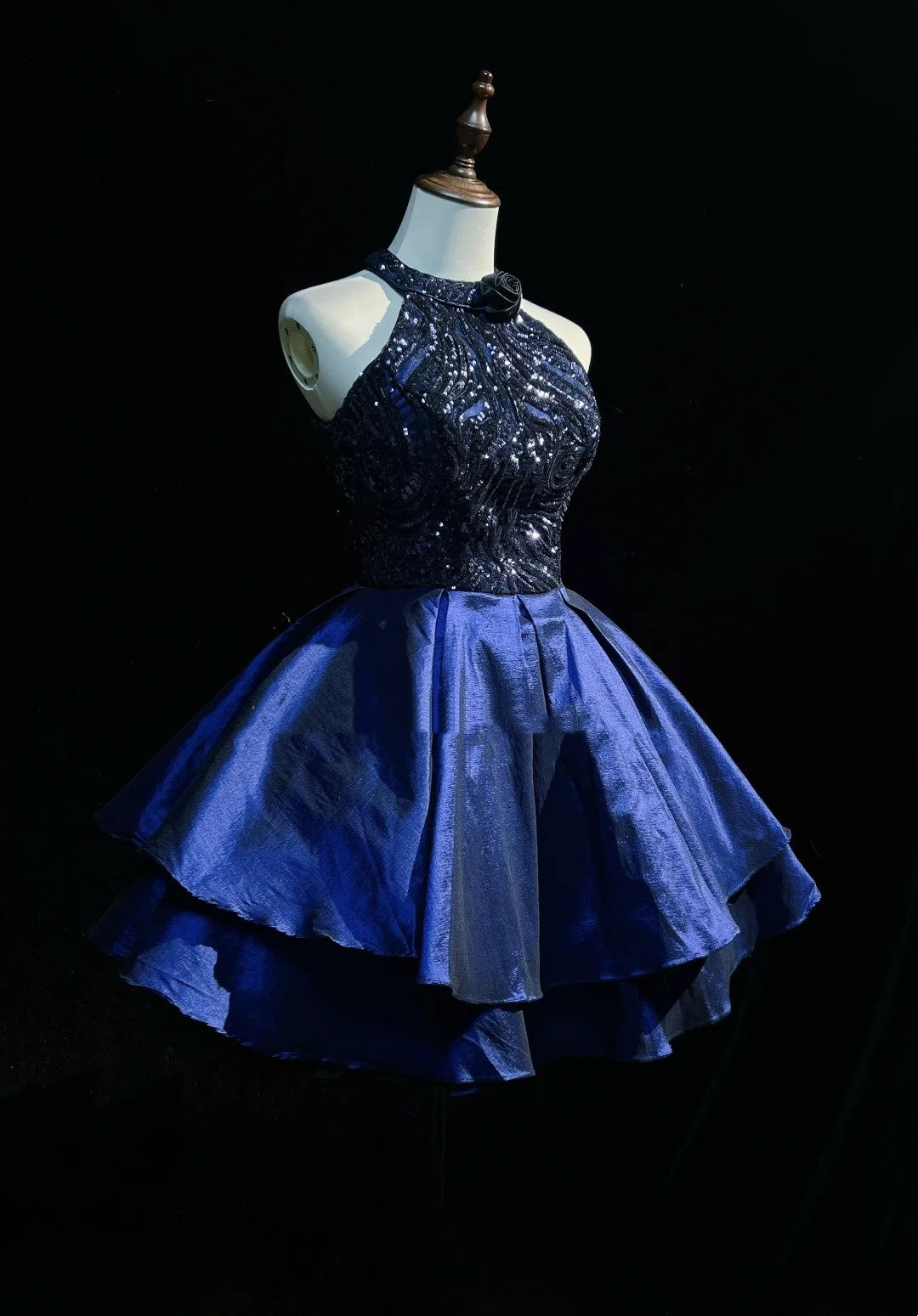 Robe de soirée modeste col haut bleu marine satin paillettes idées pour femmes courtes robes d'anniversaire mini tenues de retour à la maison N3272