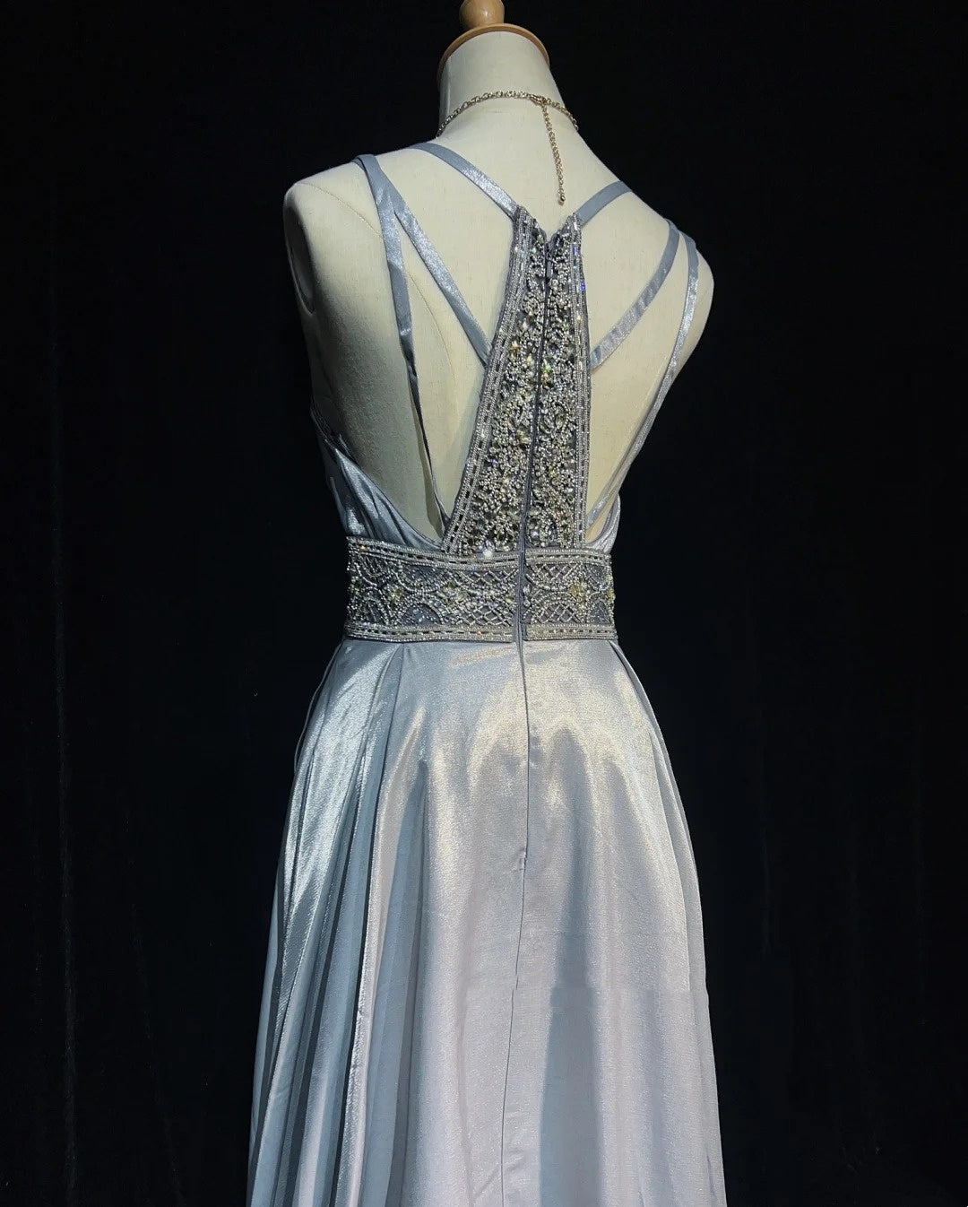 Robes de bal modestes trapèze à fines bretelles en satin gris, longues tenues de soirée formelles N3617