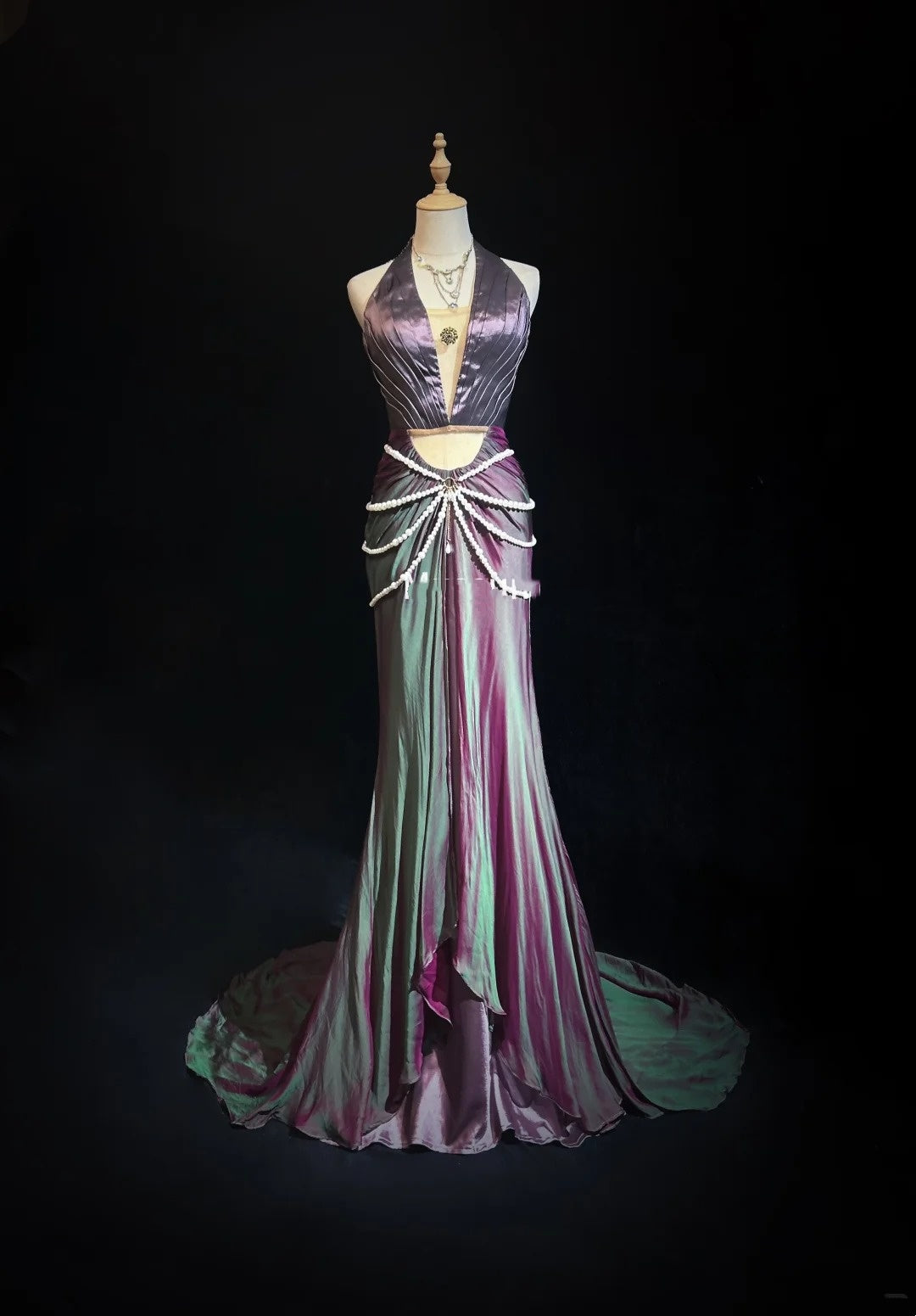 Robes de bal Glamour Sirène Halter Raisin avec perles Tenues de soirée formelles N3851
