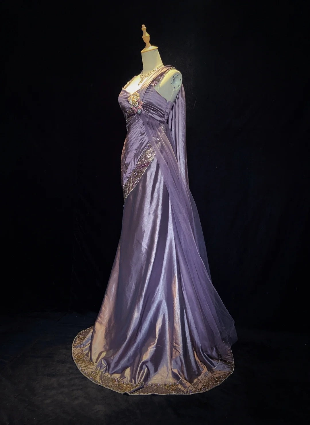 Inspiration Robes de bal vintage Sirène Bretelles fines Satin violet Années 90 avec Robes de soirée perlées N3350