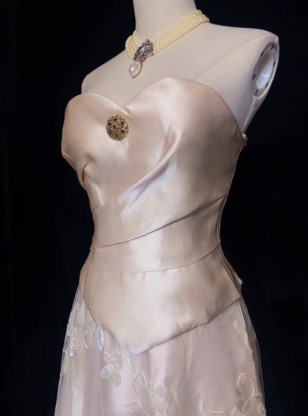Bescheidene Ballkleider A-Linie Sweetheart Satin mit Spitze Lange Abendgarderobe N3469