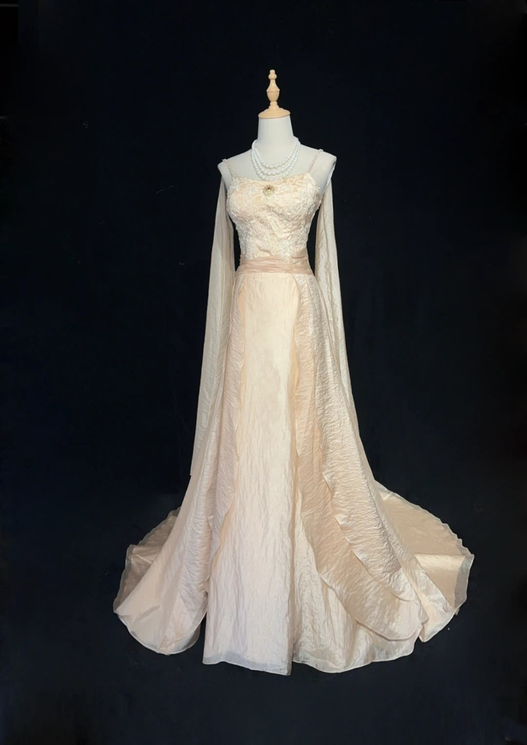 Robes de bal vintage en forme de A à bretelles spaghetti couleur champagne avec manches longues Robe de soirée années 90 N3001
