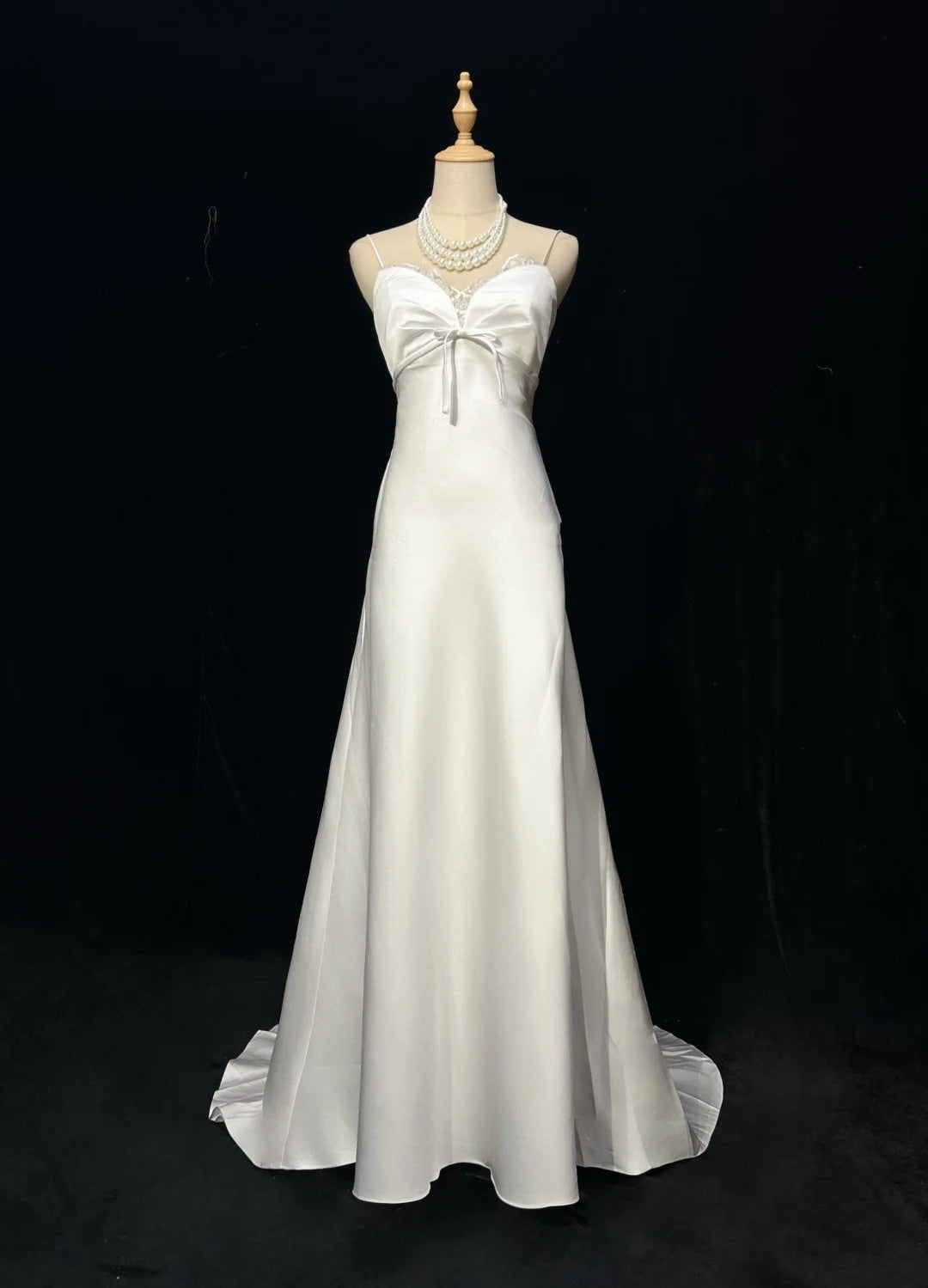 Vintage A line Spaghetti Strap Sleeveless Floor Length Satin Garden White Wedding Dresses RB3313