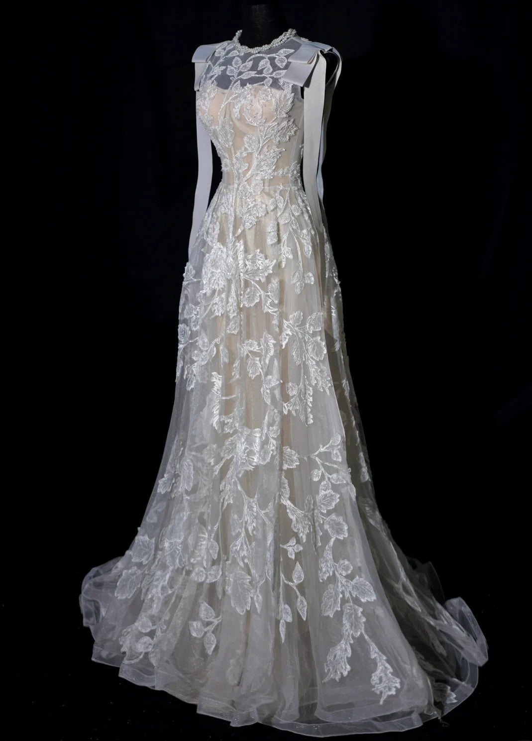 Robe de mariée luxueuse, coupe trapèze, col rond, dentelle, modèle AB2520