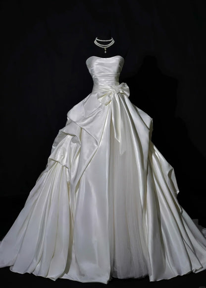 Robe de mariée luxueuse, robe de bal bustier ivoire sans manches, robe de mariée cintrée AB2522