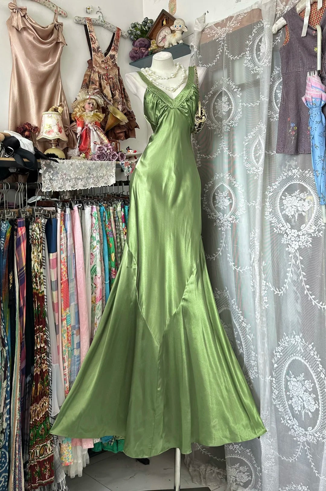 Elegante Abschlussballkleider Meerjungfrau Neckholder Olivgrün Satin Lange Abendkleider N3767