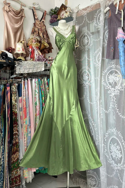 Elegante Abschlussballkleider Meerjungfrau Neckholder Olivgrün Satin Lange Abendkleider N3767