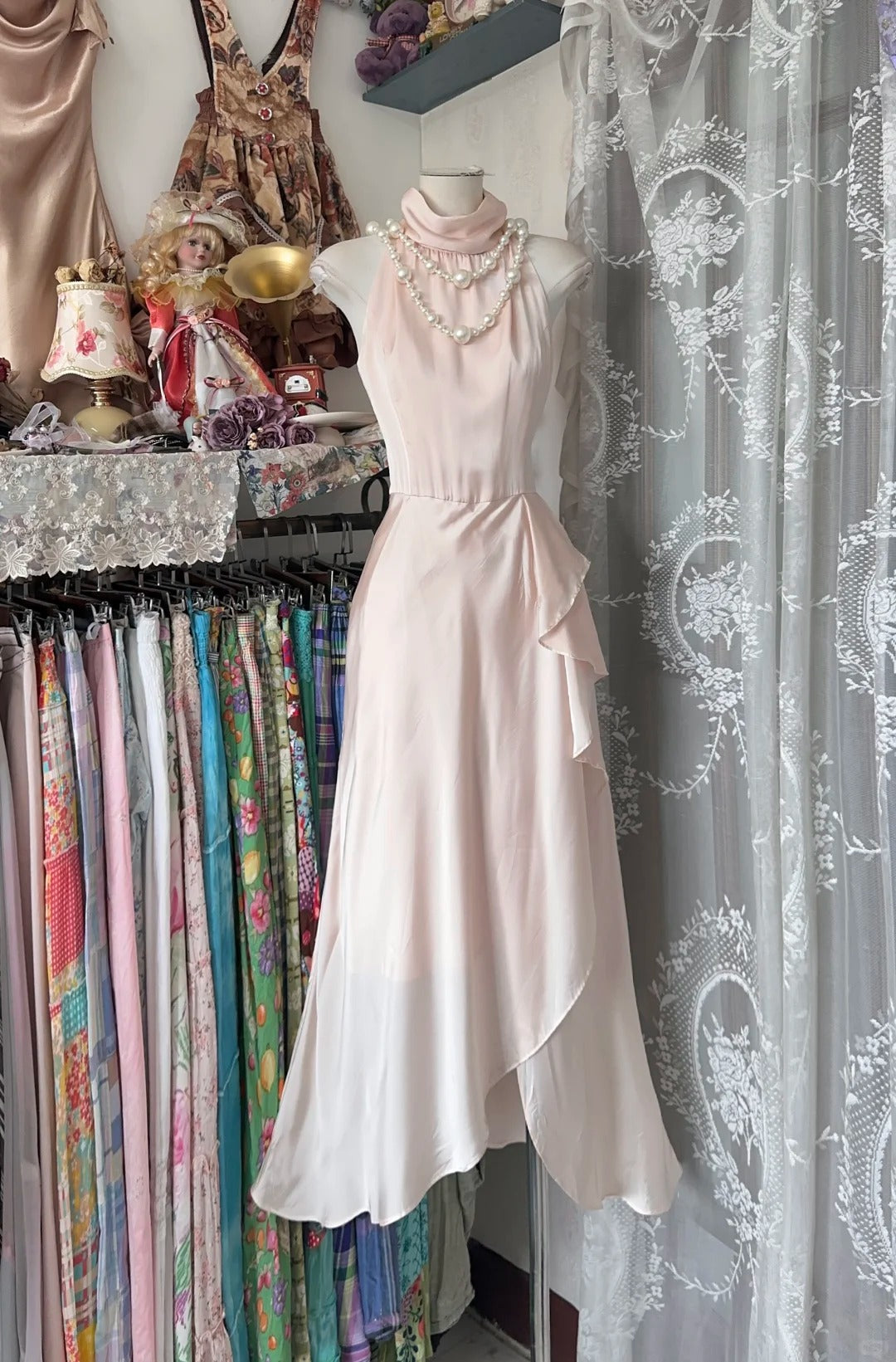 Robe de bal élégante en mousseline rose, coupe trapèze, col montant, sans manches, pour lycéennes (N1286)