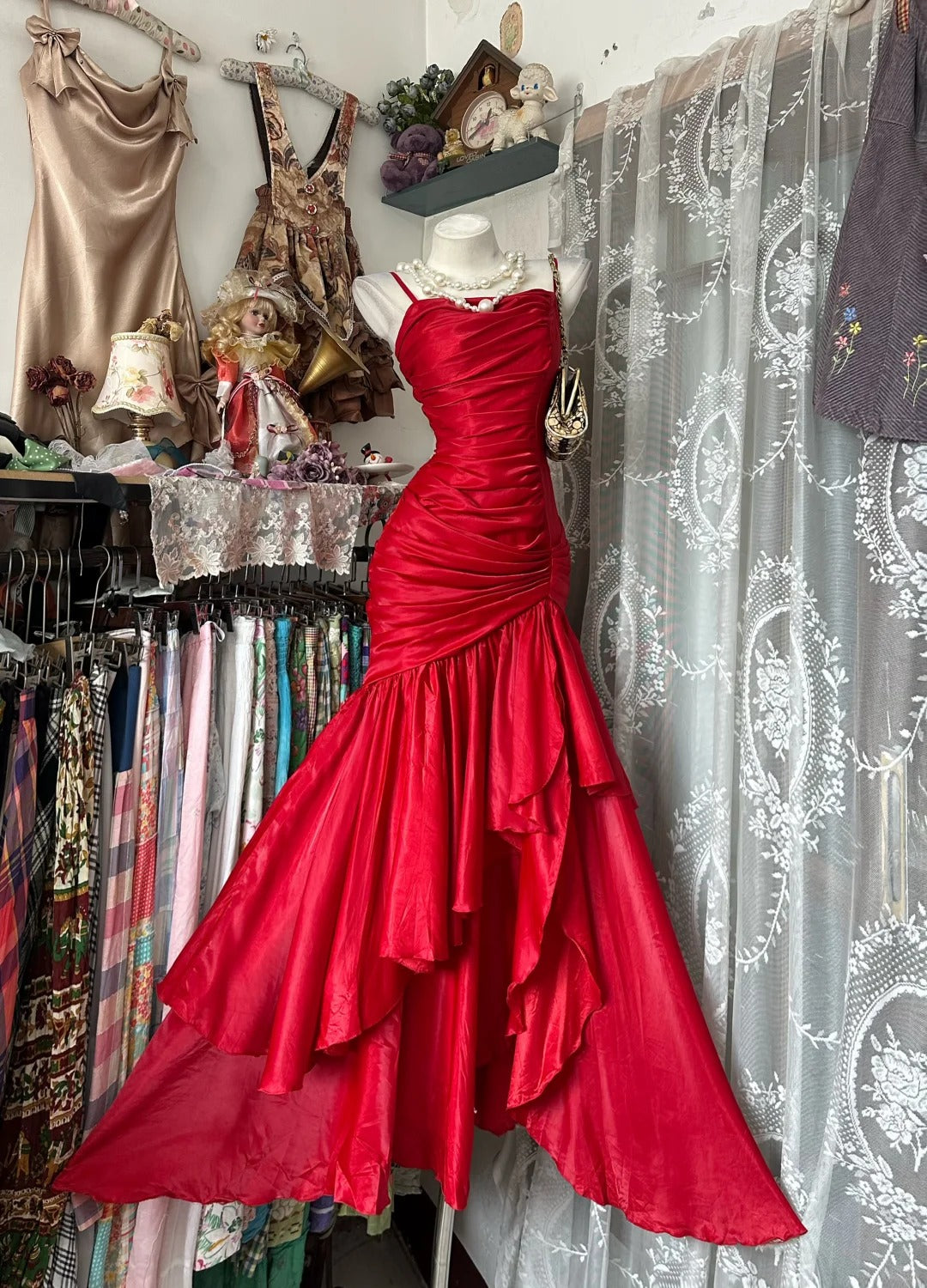 Robes de bal modestes sirène à bretelles spaghetti rouges sans manches avec volants, tenues de soirée RB3942