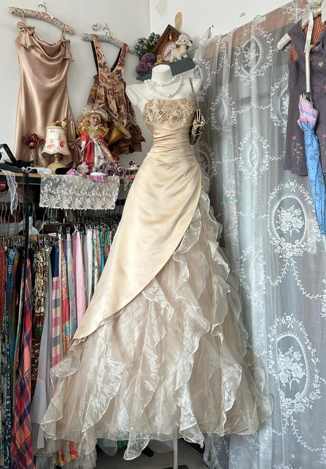 Elegantes Ballkleid Trägerlos Champagner mit Perlenstickerei 18. Geburtstag Elegantes Outfit Formelle Abschlussballkleider N4188