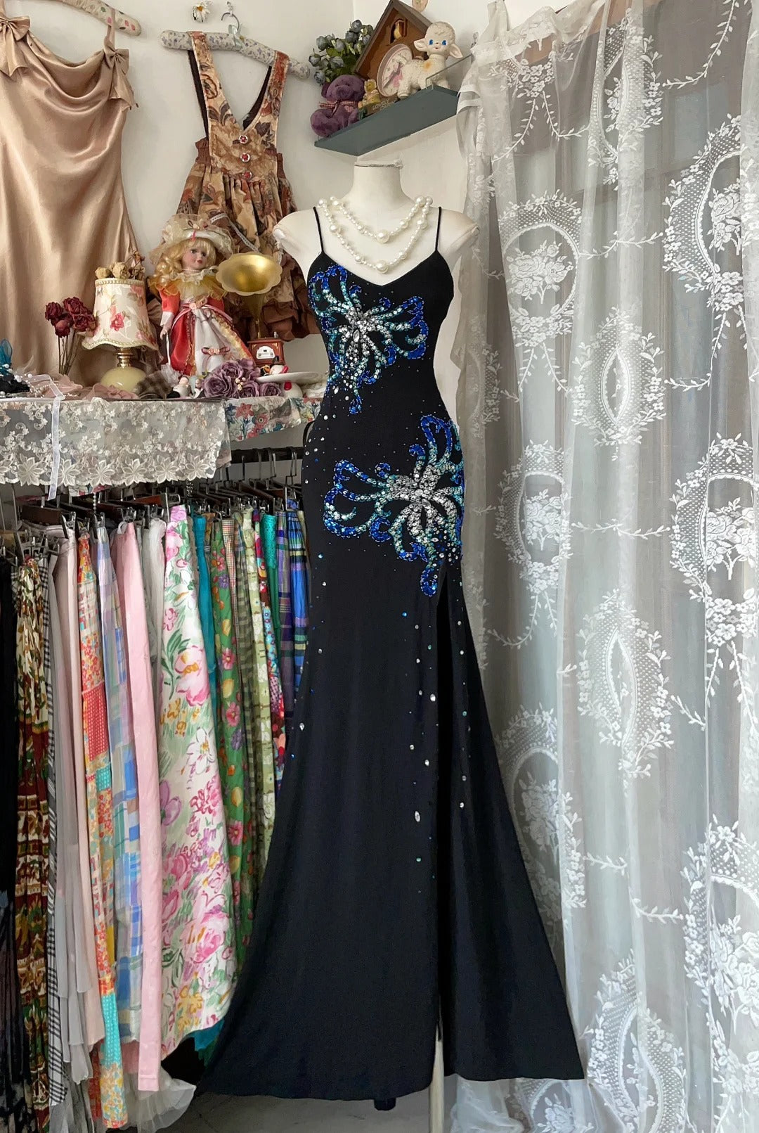 Robe de soirée sirène noire élégante à fines bretelles et fente, robe de bal longue N1708