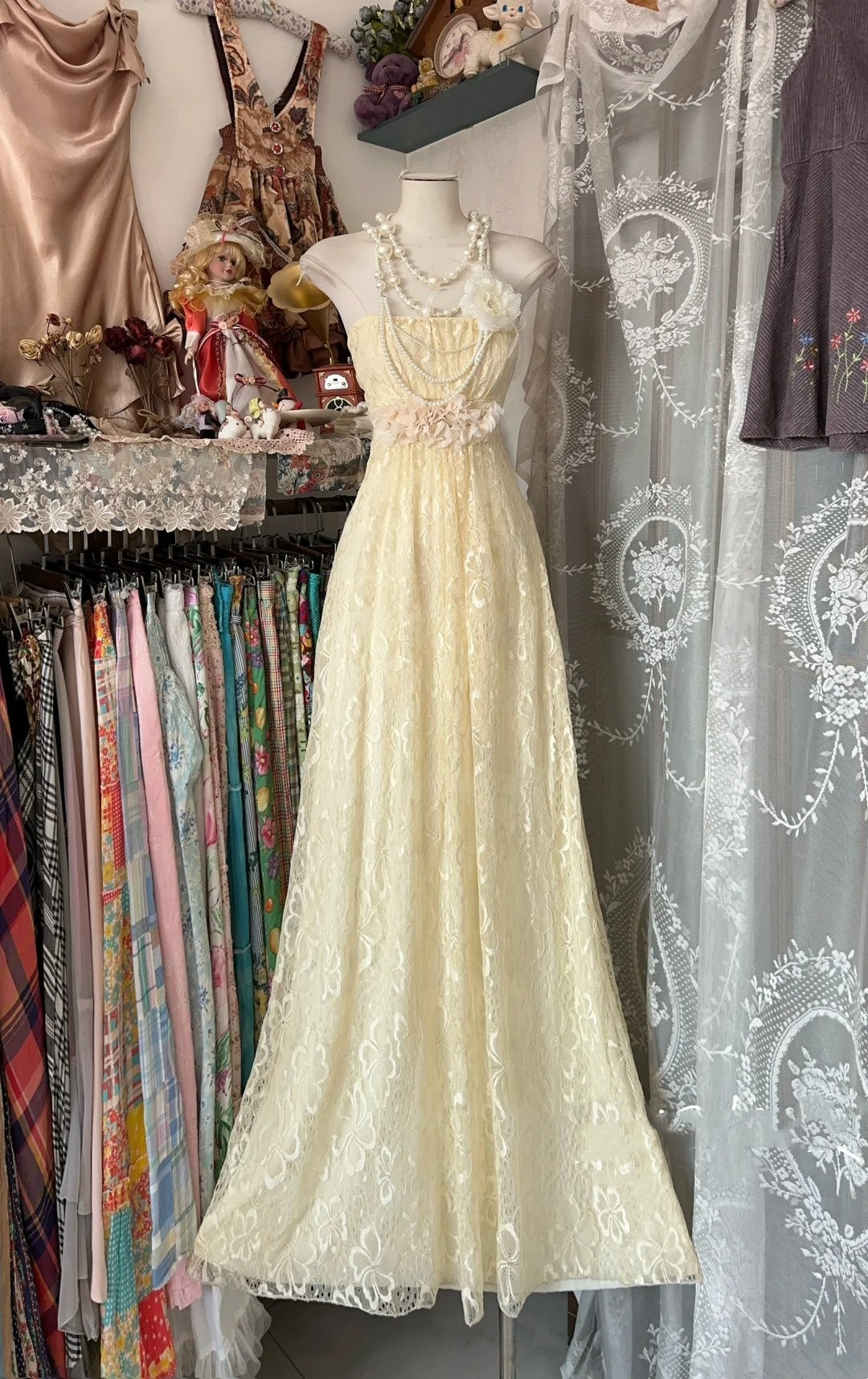Robe de soirée longue jaune en dentelle, coupe trapèze, bustier, élégante, idéale pour les fêtes d'anniversaire et les bals de fin d'année (N1727)