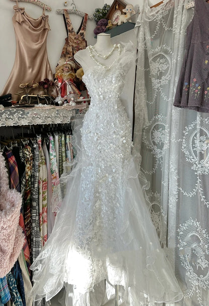 Elegante Abschlussballkleider Meerjungfrau Ein Schulterfrei Weiß Mit Rüschen Tüll Lange Formelle Abendgarderobe N3734