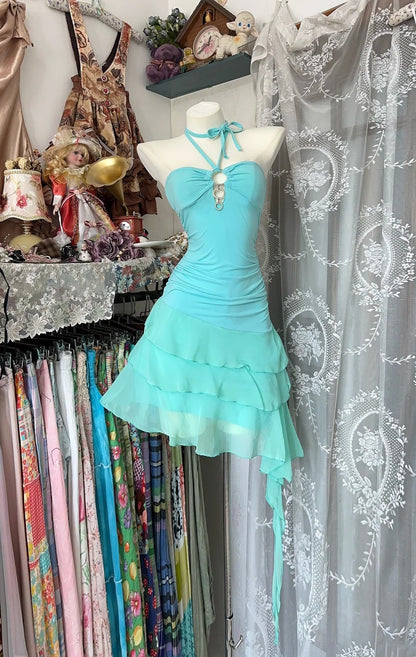 Robe de bal courte vintage en mousseline bleue à col fourreau et dos nu, idéale pour un anniversaire ou une soirée de retrouvailles (N1342)