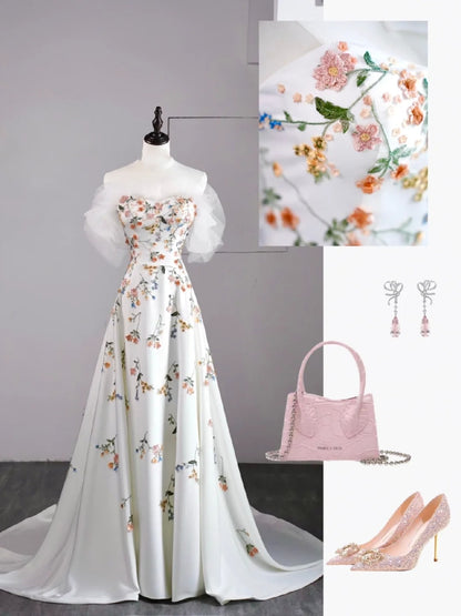 Robe de soirée blanche à imprimé floral, coupe trapèze, décolleté cœur et manches longues, idéale pour les jeunes filles en quête d'une remise de diplômes (N1172).