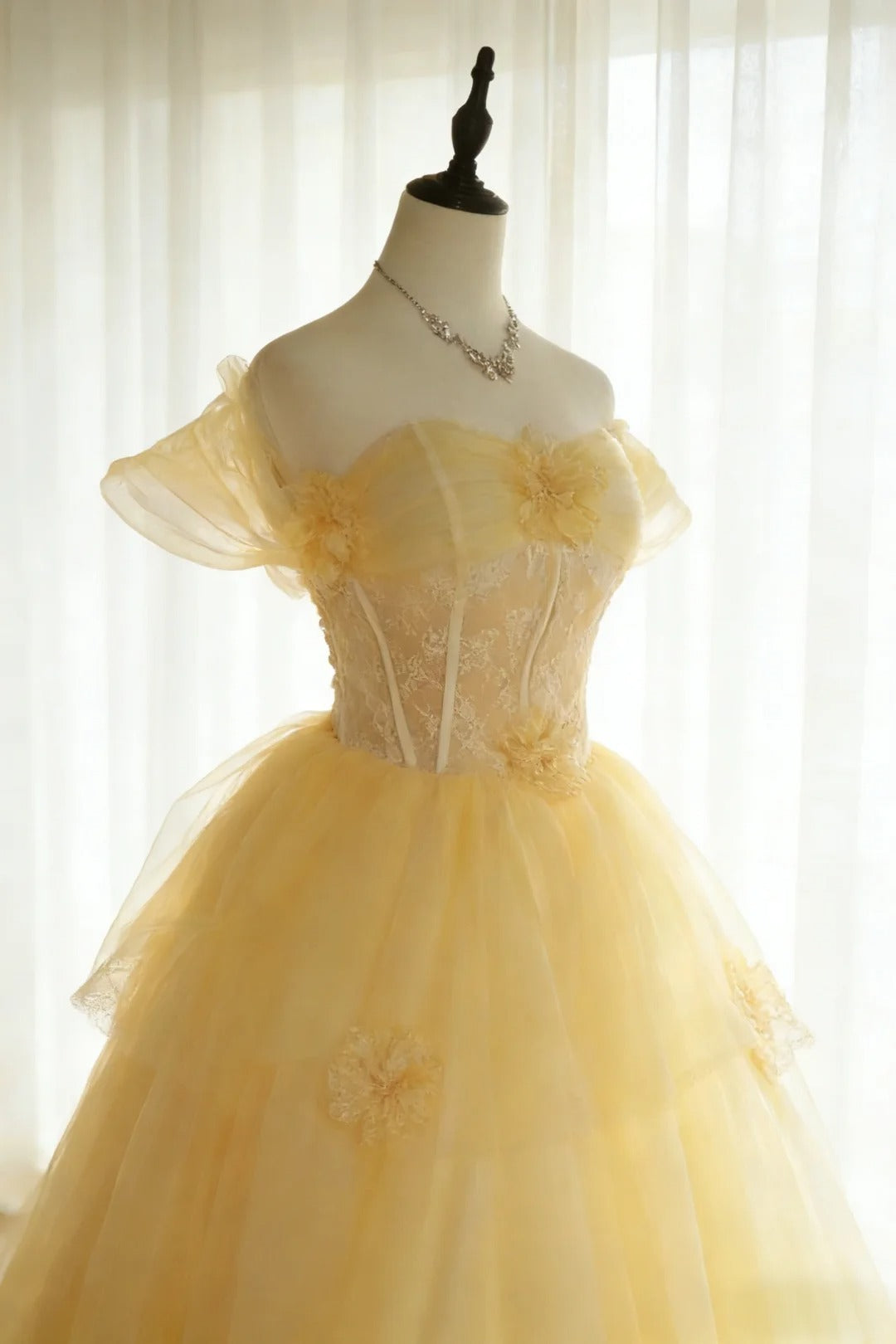 Robes de bal de promo modestes style princesse, en tulle jaune, avec manches, longues robes de Quinceañera N2967