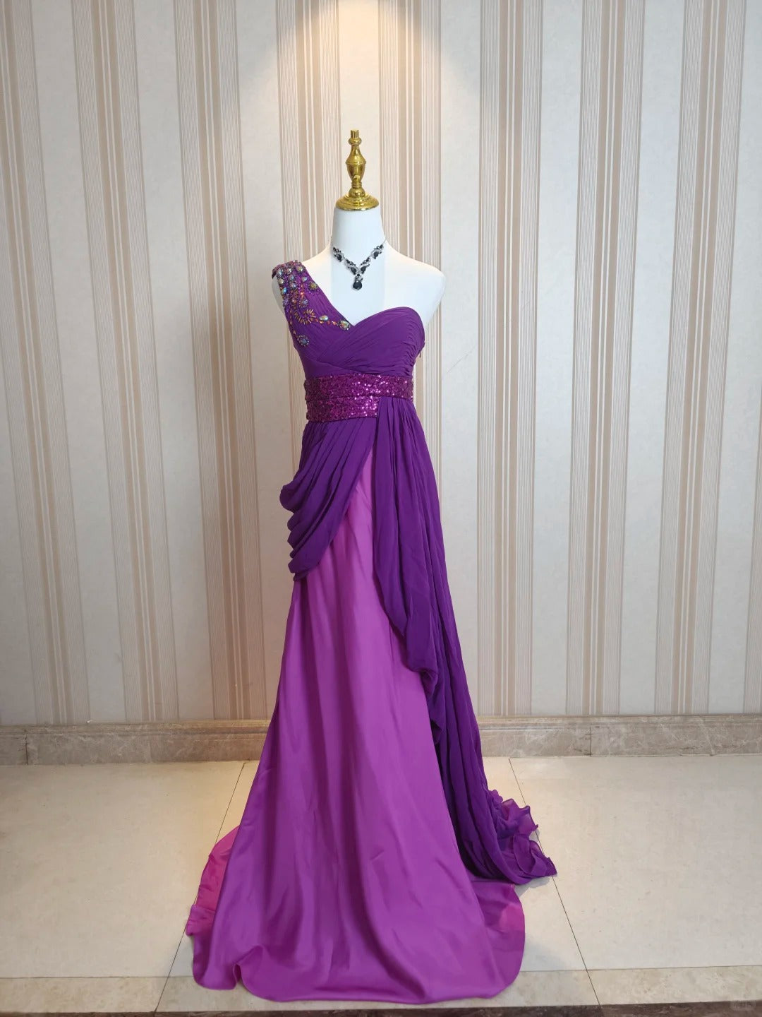 Vintage Meerjungfrau-Abschlussballkleider mit einer Schulter, Trauben-Chiffon, 80er Jahre, mit Perlen, lange formelle Abendkleider N4223