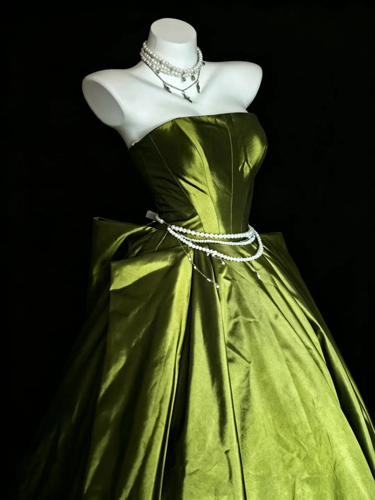 Prinzessin Ballkleid Trägerlos Olivgrün Satin mit Rüschen Sweet 16 Kleider Quinceanera Kleid N4190