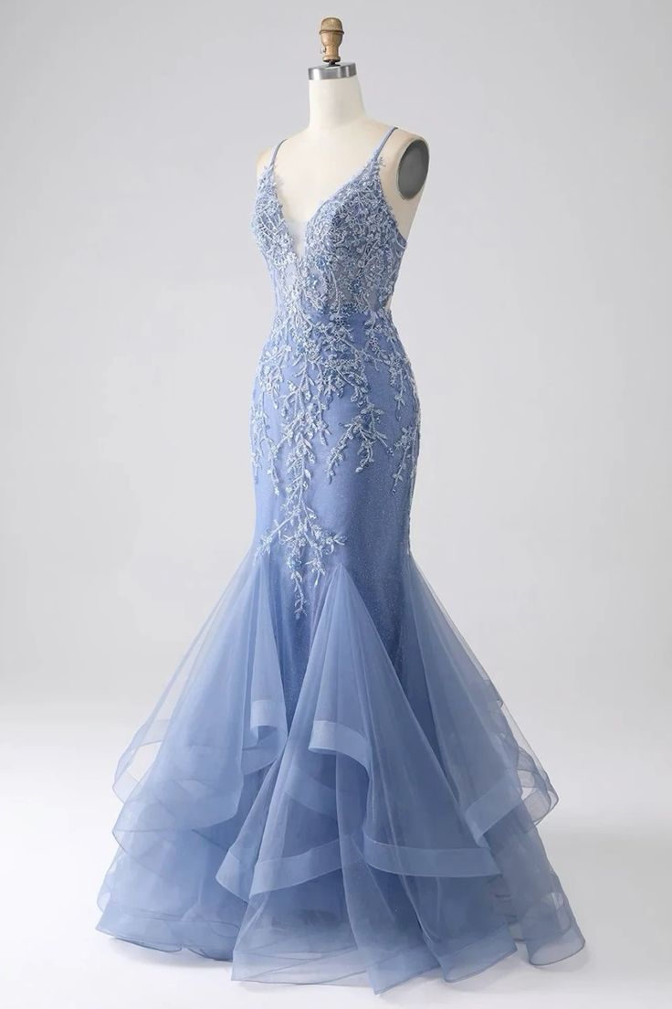 Graublaues Meerjungfrauen-Abendkleid mit Spaghettiträgern, Perlenbesatz und rückenfreiem Ausschnitt sowie Applikationen AB1710