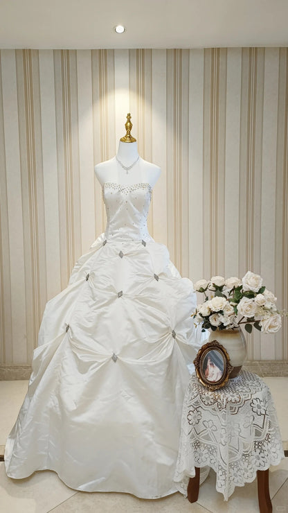 Robes de mariée vintage, Robe de bal, Bustier cœur, Perles, Robe de mariée longue d'été N4209
