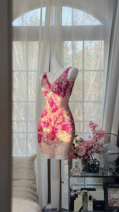 Belles idées de robes moulantes rose vif à sequins col en V pour les femmes pour un 16ème anniversaire, tenues de bal de retour N3536