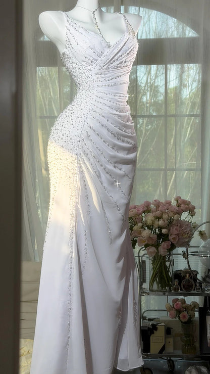 Bescheidene Abschlussballkleider Meerjungfrau Spaghettiträger Weiß Chiffon Mit Perlen Bestickt Bodenlang Abendgarderobe N3529