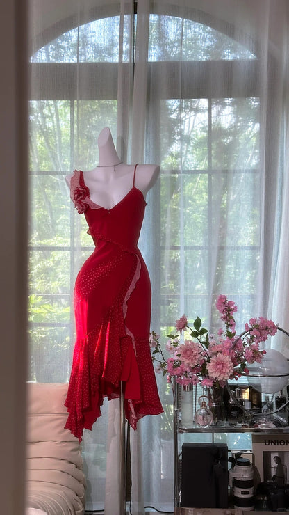Idées de robes courtes en mousseline rouge avec bretelles spaghetti et fourreau sexy pour femme - Tenues de soirée d'anniversaire N3523