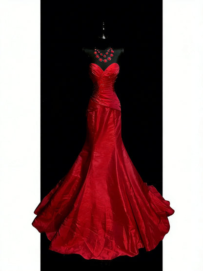 Robe de bal longue sirène élégante en satin rouge ornée de perles et froncées, modèle N1197
