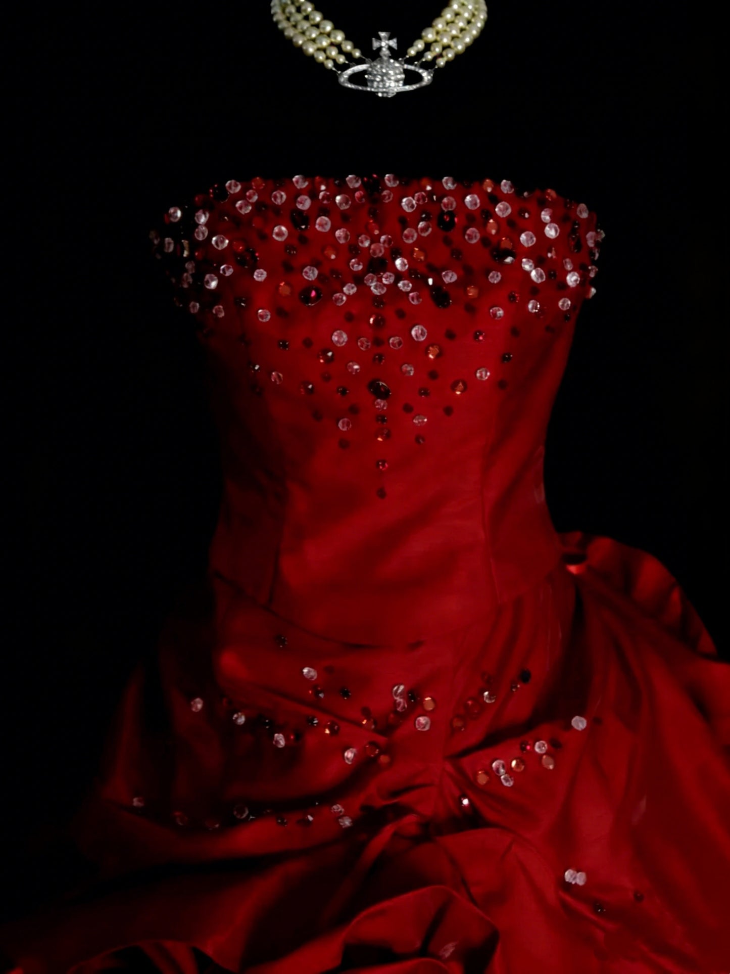 Robe de bal bustier rouge satinée, style années 80, inspiration robes de soirée vintage pour Sweet 16 N1306