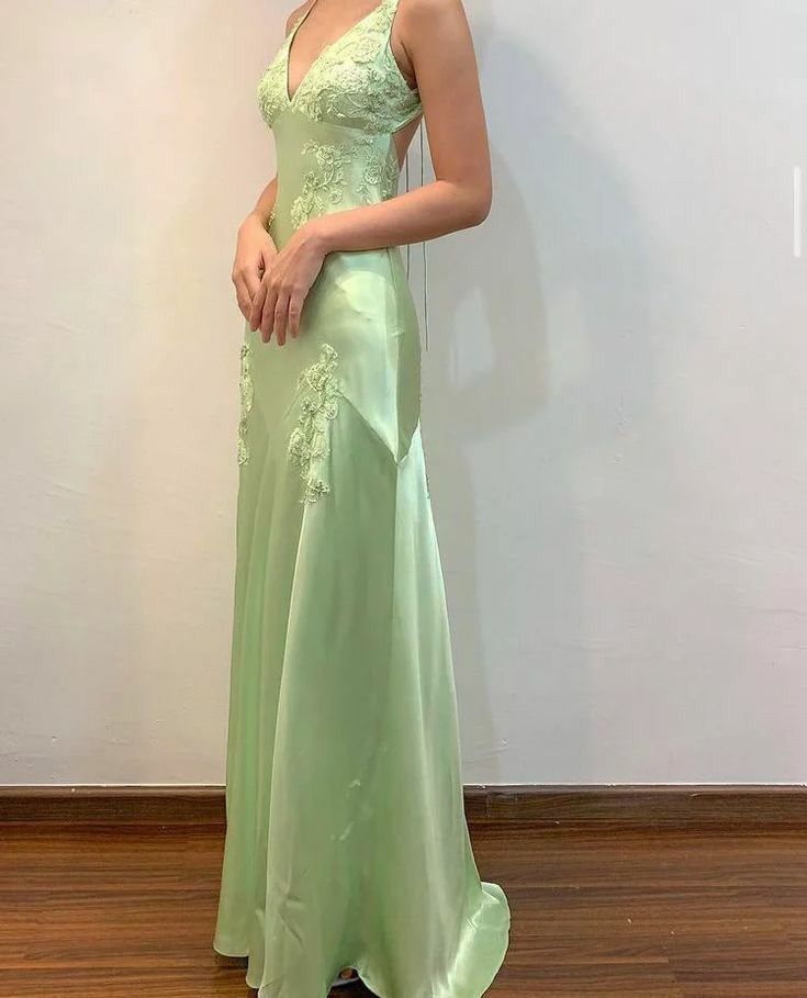 Hübsches Meerjungfrauen-Abendkleid mit V-Ausschnitt, grünem Satin, rückenfrei, mit Perlen verziert, AB957