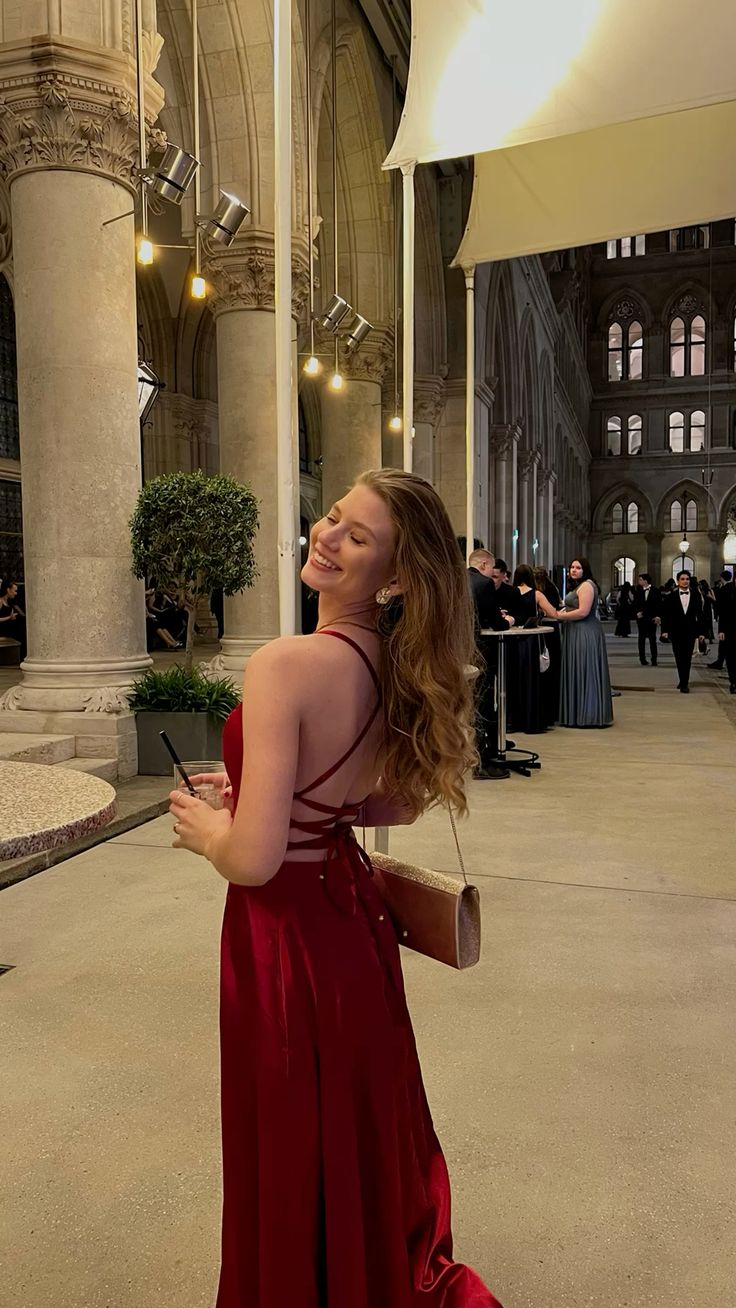 Schlichtes, rückenfreies, burgunderrotes A-Linien-Abendkleid mit Spaghettiträgern für Teenager, formelles Abendkleid, Partykleid, Ballkleid AB1037