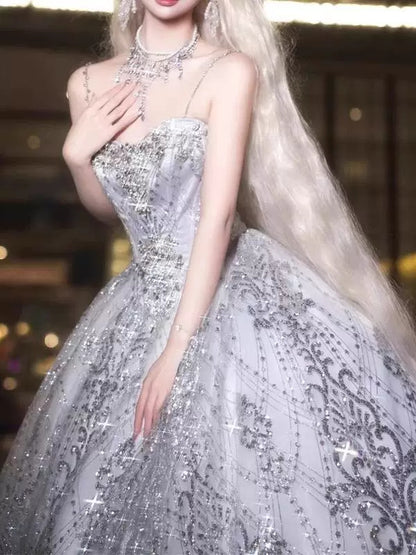 Robe de bal à paillettes argentées et grises, bretelles spaghetti, inspiration pour une longue soirée ou un 18e anniversaire (AB2228)