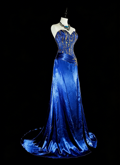 Vintage A-Linien-Abendkleid aus königsblauem Satin im 70er-Jahre-Stil mit Perlenstickerei und herzförmigem Ausschnitt, ideal für festliche Anlässe, Modell N1831