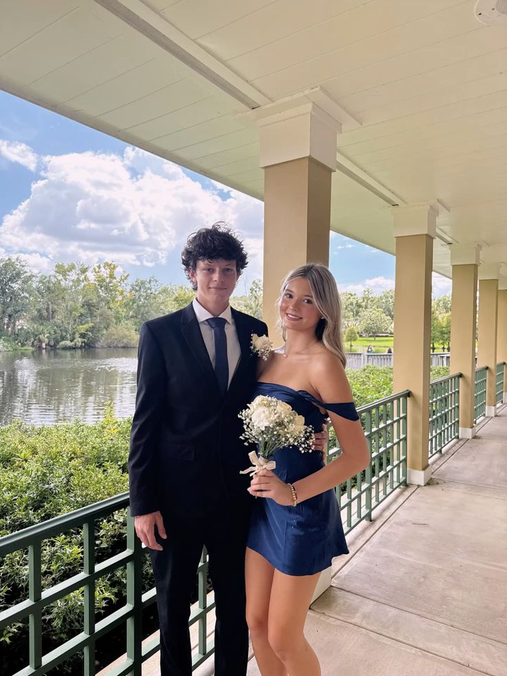 Simple A line Square Neck Navy Blue Mini Graduation Dresses Short High School For 8th Grade Senior Yellow Homecoming Gown RB3430
