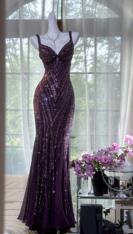 Robe de soirée longue sirène en mousseline violet foncé à sequins et col en V, style vintage, référence N875