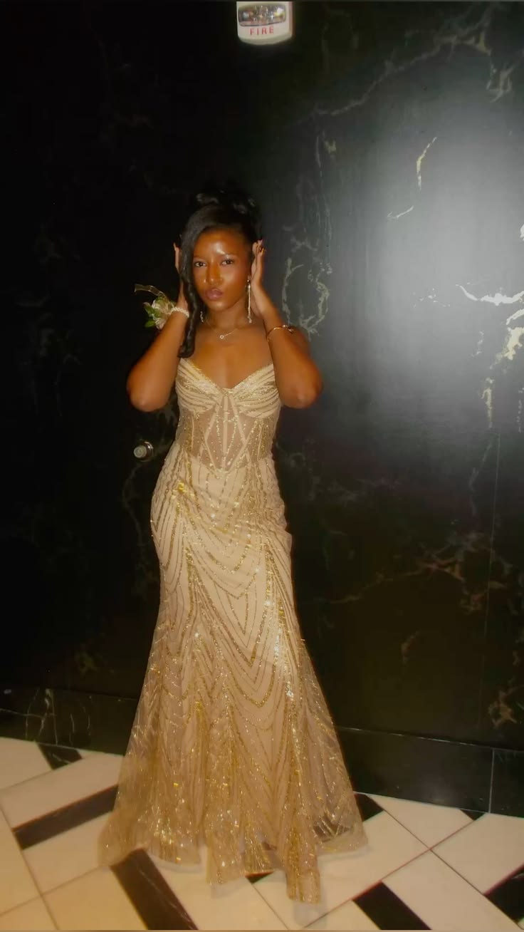 Elegant Formal Prom Dress Long Gold Mermaid Spaghetti Straps Evening Gown for Black Women Special Occasions RC0215