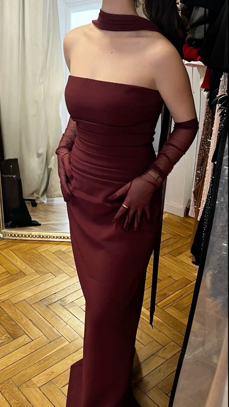 Robe de bal élégante sirène bustier en satin bordeaux, style senior, avec foulard, idéale pour un anniversaire ou une remise de diplôme (AB2114)