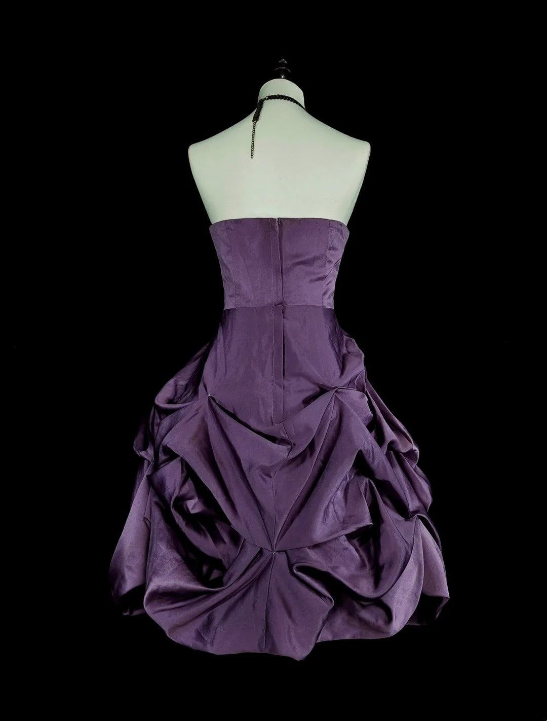Robe de bal unique en satin violet à décolleté cœur, inspiration années 2000, robes de bal courtes, inspiration robes de soirée N1746