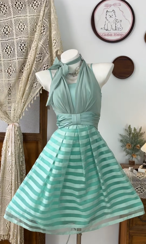 Vintage A Line Halter Green Chiffon Short Mini Party Homecoming Dresses High School Ideas Inspo 18th Birthday Outfits RB7362