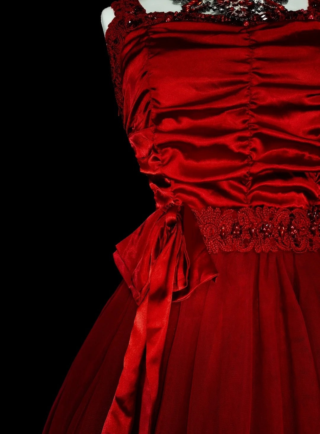 Robe de bal unique à fines bretelles en tulle rouge, inspiration années 2000, robes de bal courtes, inspiration robes de soirée N1748