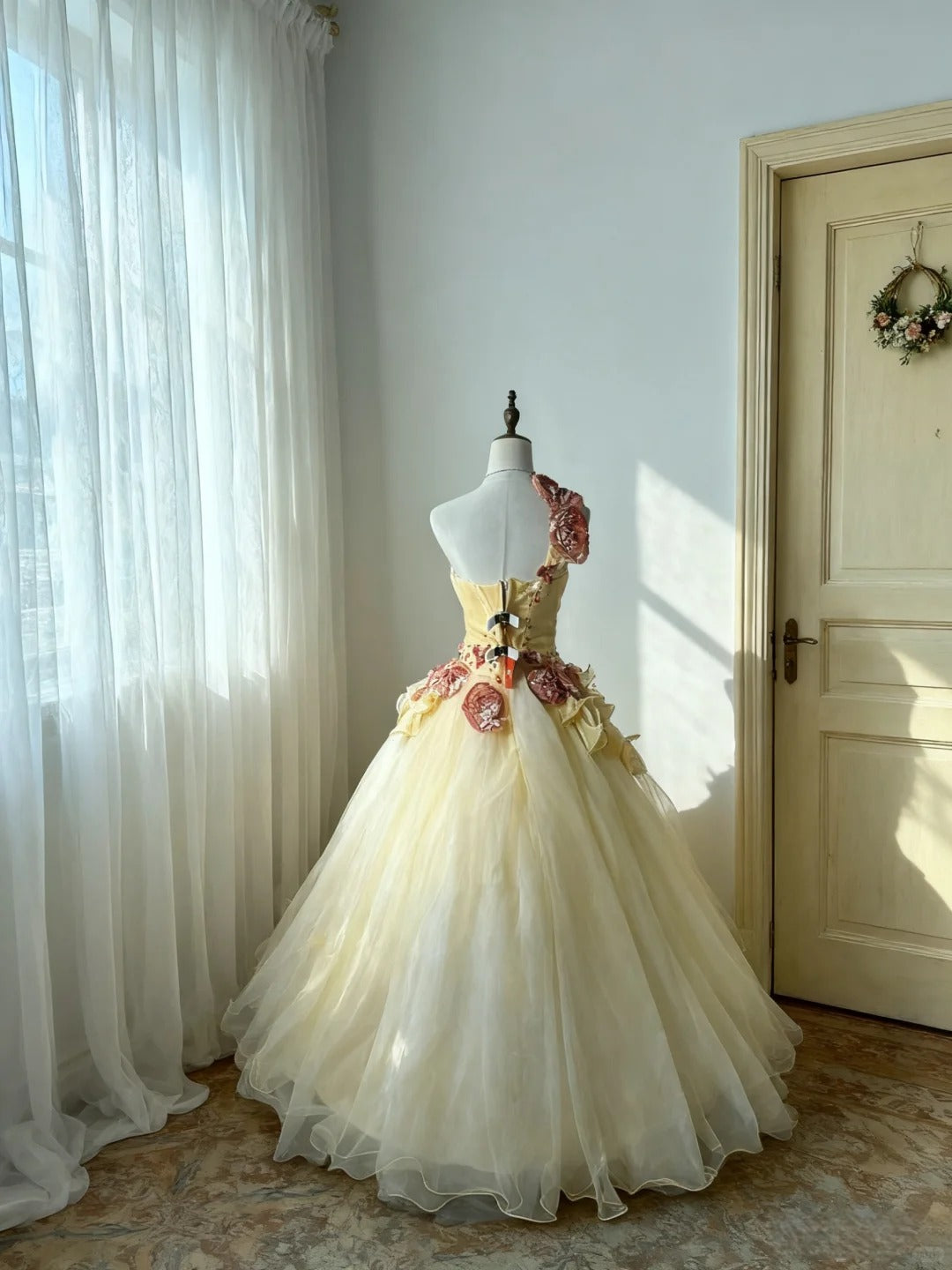 Prinzessin Ballkleid One Shoulder Pastellgelb Tüll Lang Sweet 15 16 Quinceanera Kleider Siebzehn Quince Kleid RB4249
