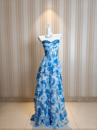 Robe de Soirée Modeste Coupe Évasée Cœur Floral Bleu en Mousseline de Soie à Volants Superposés, pour Rendez-vous Galant ou Bal de Promo N4482