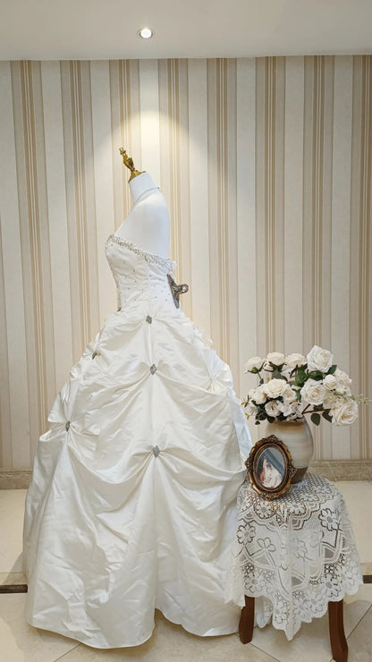 Robes de mariée vintage, Robe de bal, Bustier cœur, Perles, Robe de mariée longue d'été N4209