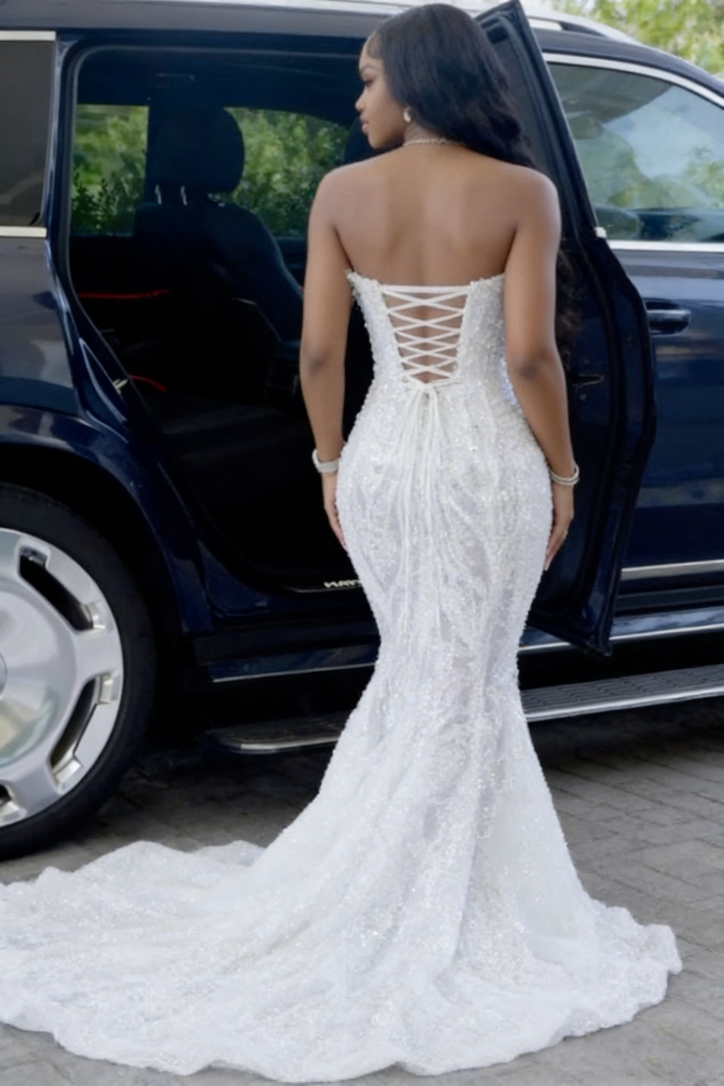 Bezauberndes trägerloses weißes Pailletten-Meerjungfrauen-Abendkleid, lang, mit Perlen, AB962