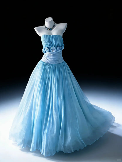 Robes de bal de promo modestes Robe de bal bustier en tulle bleu avec fleurs à volants Longue robe de quinceañera N3051