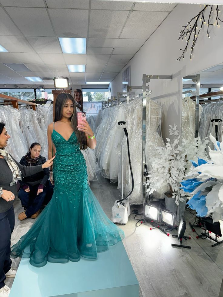 Zeitloses, dunkelgrünes Meerjungfrauen-Kleid mit Spaghettiträgern – Inspiration für formelle Partys und lange Ballkleider AB1707