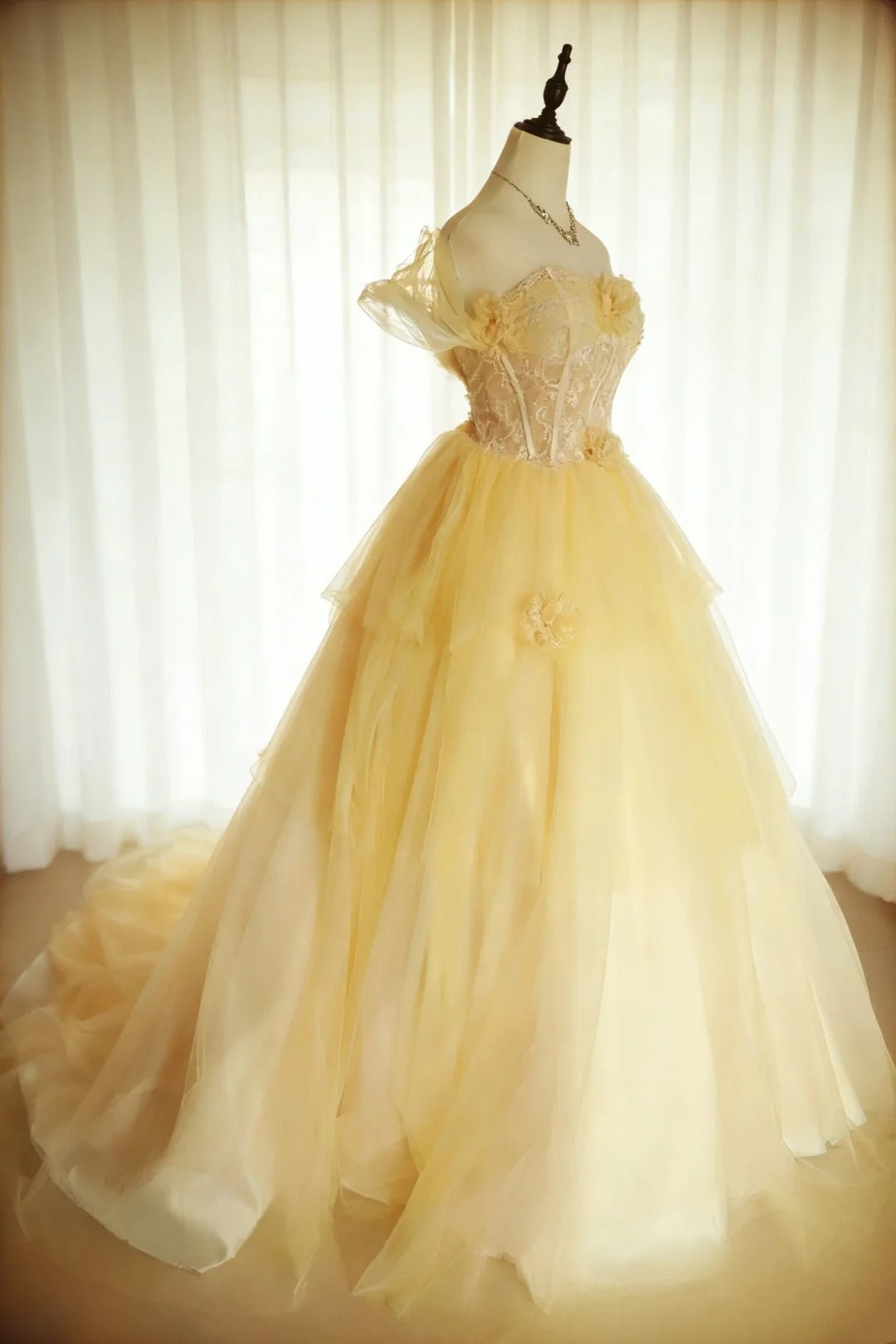 Robes de bal de promo modestes style princesse, en tulle jaune, avec manches, longues robes de Quinceañera N2967